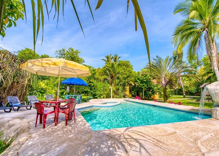 Coco Loco Lodge